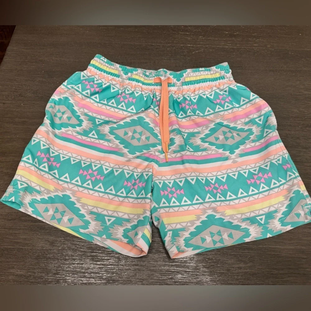 Chubbies Men’s Classic Swim Trunk 5.5” Inseam The En Fuegos Aztec Pastel